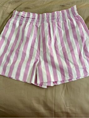 Striped Lilac & White Shorts with Elastic Waist